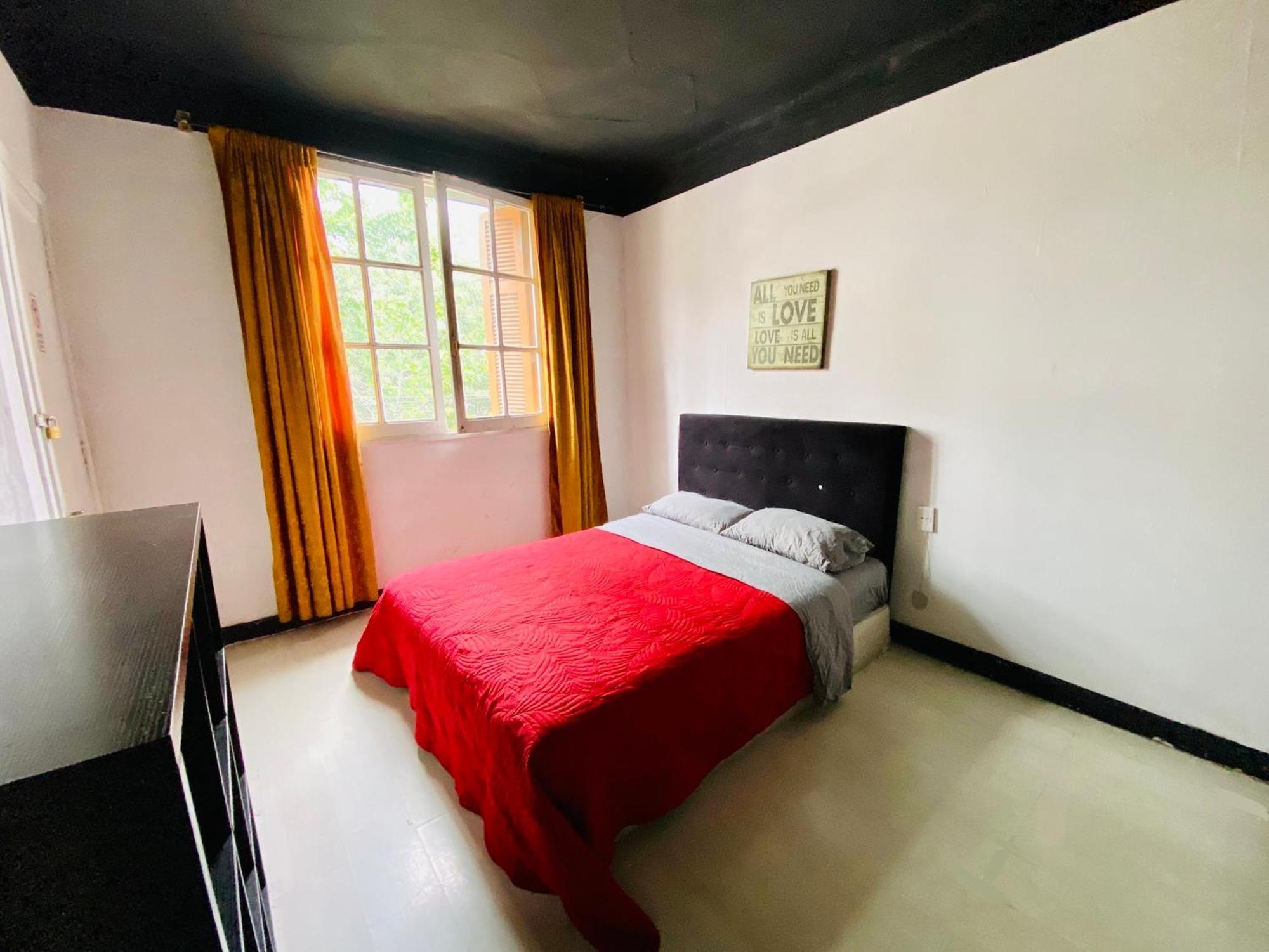 Urbano Hostel Сантяго Екстериор снимка
